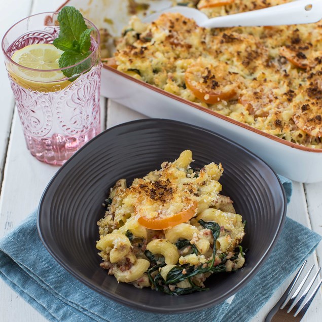 Bacon, Leek and Spinach Mac ‘N’ Cheese with Salad