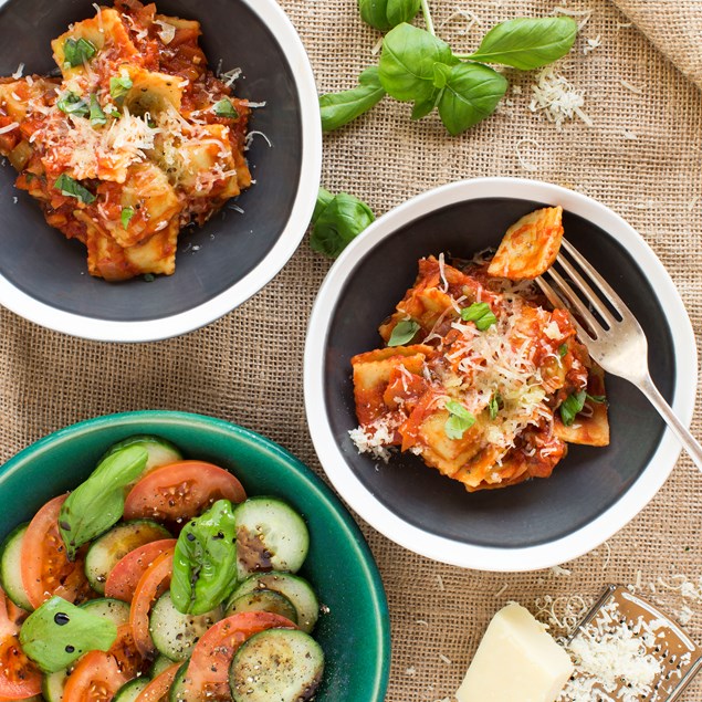 Spinach and Ricotta Ravioli with Tomato and Basil Sauce 