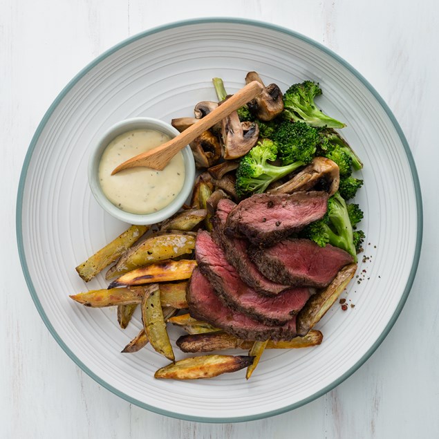 Peppered Beef Steak with Fries and Béarnaise Sauce