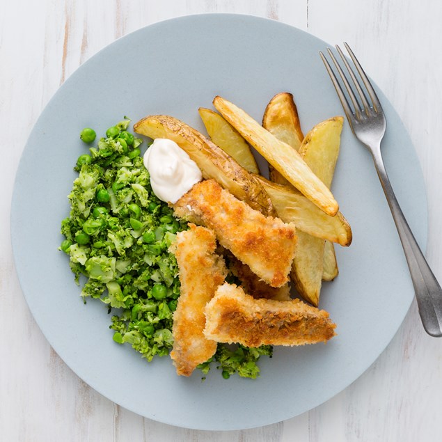 Fish Fingers with Wedges and Broccoli Pea Smash