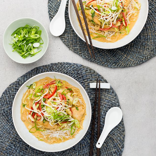 Singapore Chicken Laksa with Vermicelli Noodles
