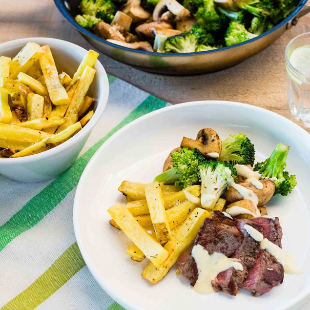 Peppered Steak with Hand Cut Fries, Béarnaise Sauce and Vegetables