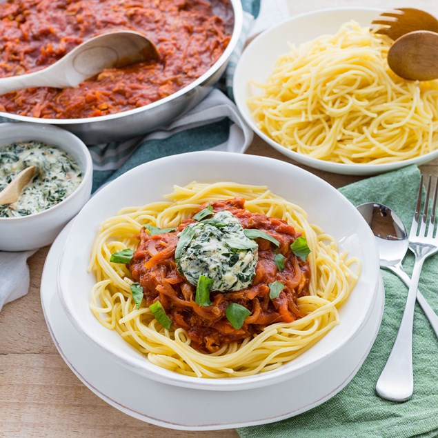 Pulled Pork Ragù with Spaghetti and Spinach Cream