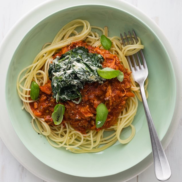 Pulled Pork Ragù with Spaghetti and Spinach Cream 